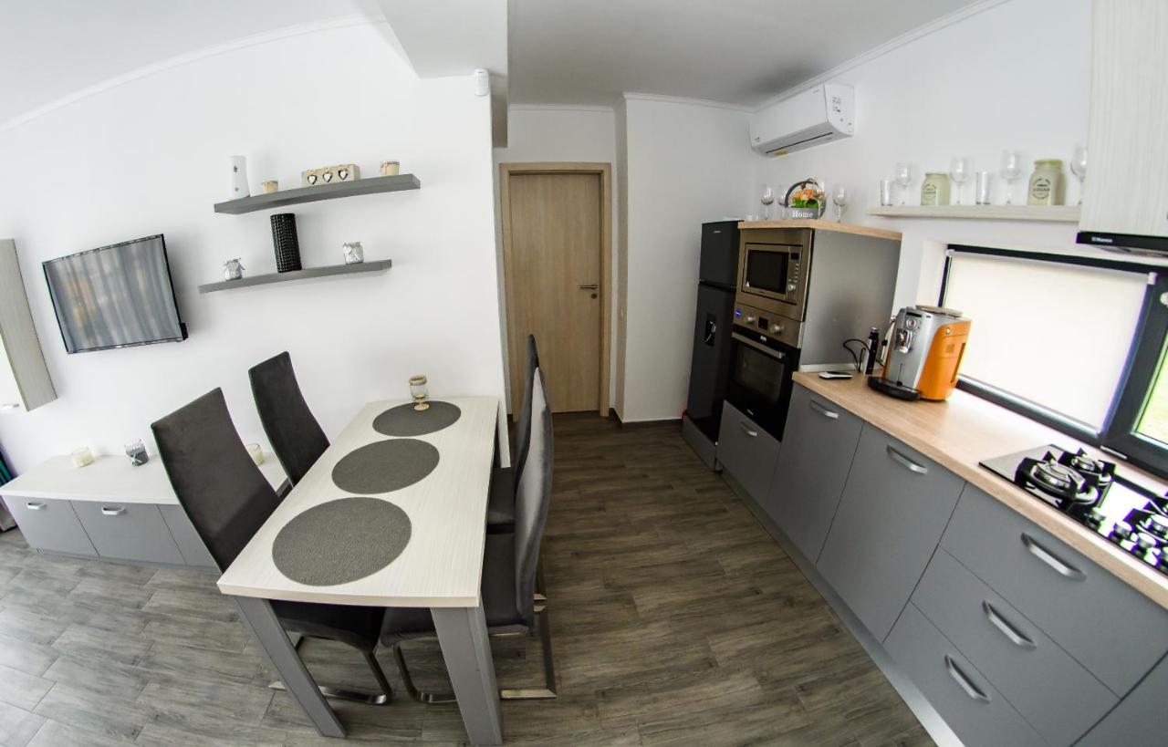 Apart Bun Apartment Орадеа Екстериор снимка